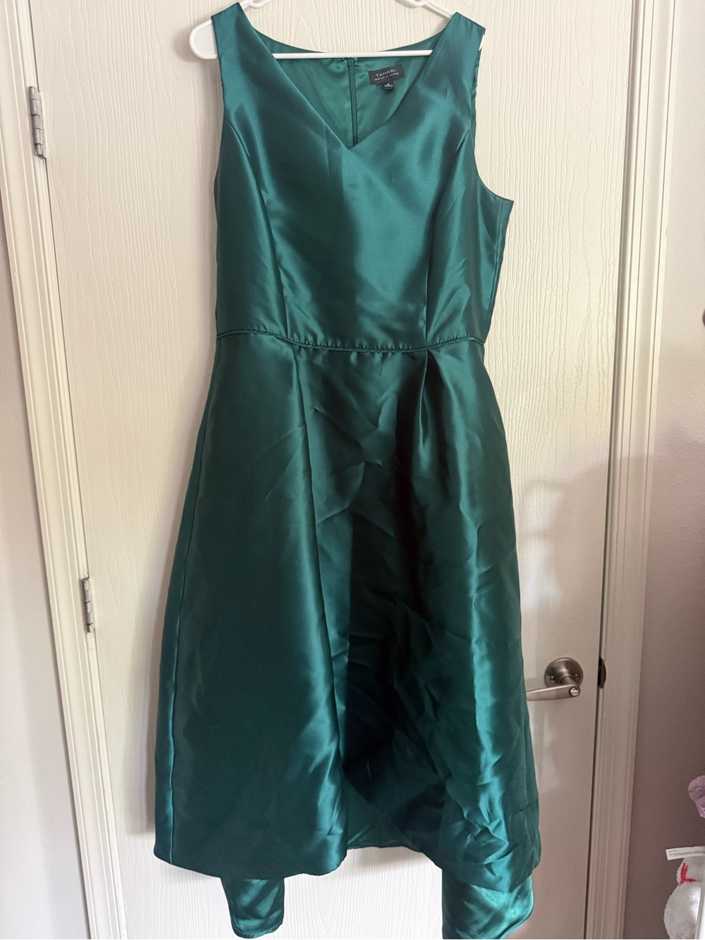 Tahari Emerald Green Satin High-Low Sleeveless Dress
